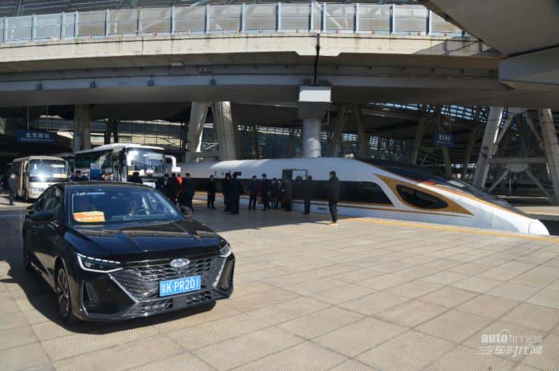 “新国民家轿”艾瑞泽8成为2024两会用车,挺进高端公务车市场