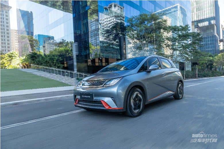 比亚迪海豚荣膺2024年《AutoEsporte》年度汽车大奖