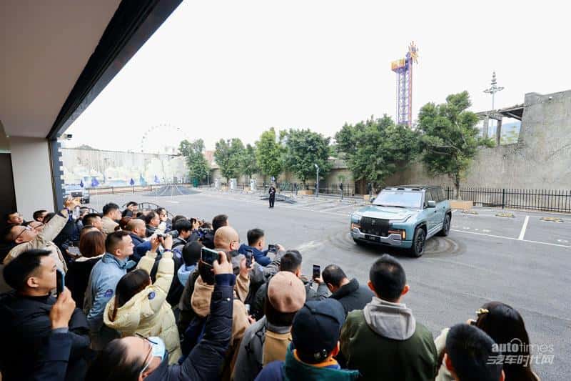仰望中心店落户重庆渝北，全直营、全链路服务打造极致体验