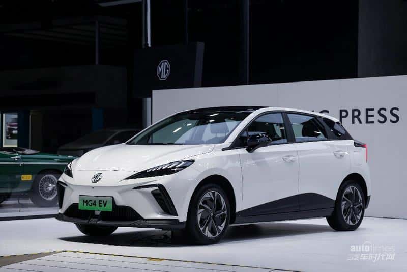 MG Cyberster斩获2023中国汽车工业巅峰奖,“匠心品质”受到国际认可
