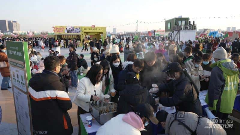 凤凰传奇、五条人等众多明星齐聚!江淮钇为温情助力老乡鸡鸡汤音乐节