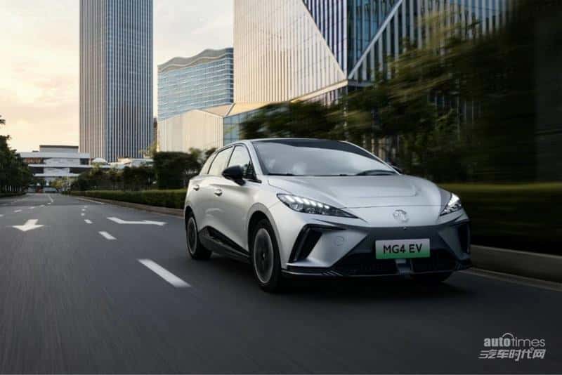 上汽乘用车2023全年销售98.6万辆、新能源销售35.8辆,新赛道发展提速