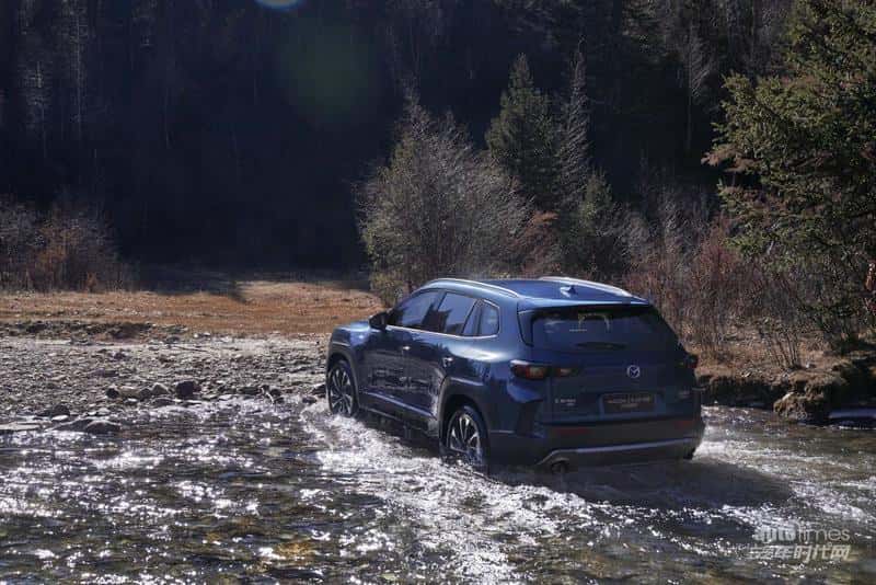 搭载四驱系统，影帝梁家辉见证MAZDA CX-50行也HEV正式下线