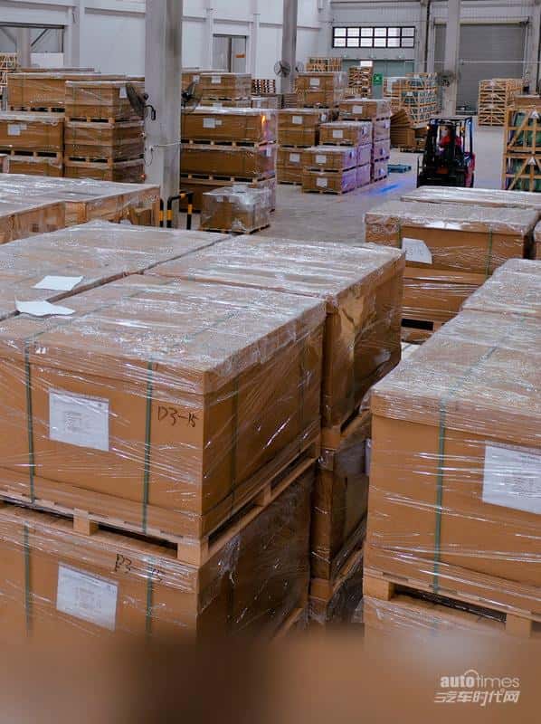 哪吒汽车南宁KD零部件出口基地大批泰国零部件发运
